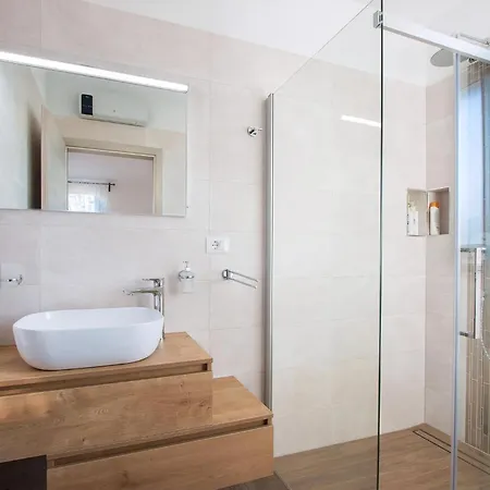 Holiday home In Pomer Mit Parkplatz Medulin